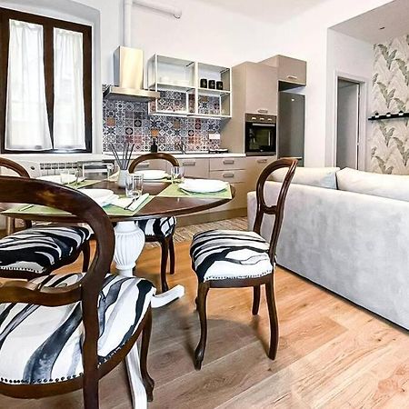 Luxury Stazione Centrale Elegante Loft Lägenhet Trieste Exteriör bild