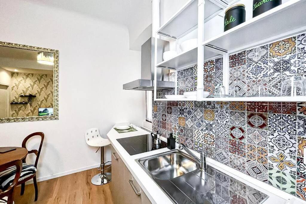 Luxury Stazione Centrale Elegante Loft Lägenhet Trieste Exteriör bild