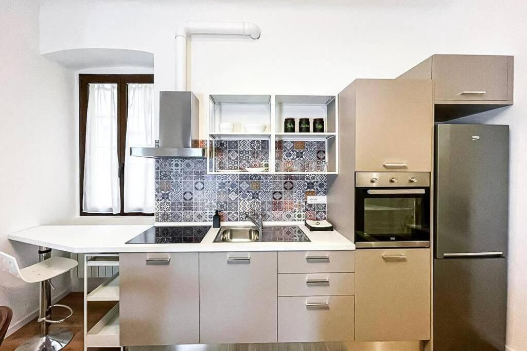 Luxury Stazione Centrale Elegante Loft Lägenhet Trieste Exteriör bild
